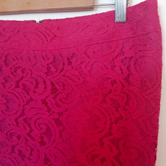 Lace Pencil Skirt - Picture 2 of 7